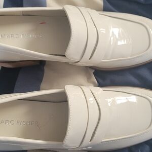 Marc Fisher Women's Size 6M White Loafers